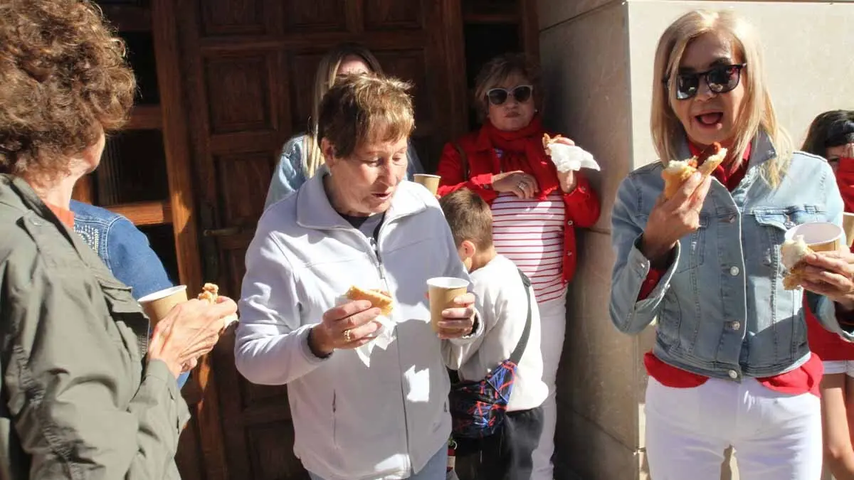 Fiestas de Santa Ana en Buñuel. 25 de julio 2025. Almuerzo (7)