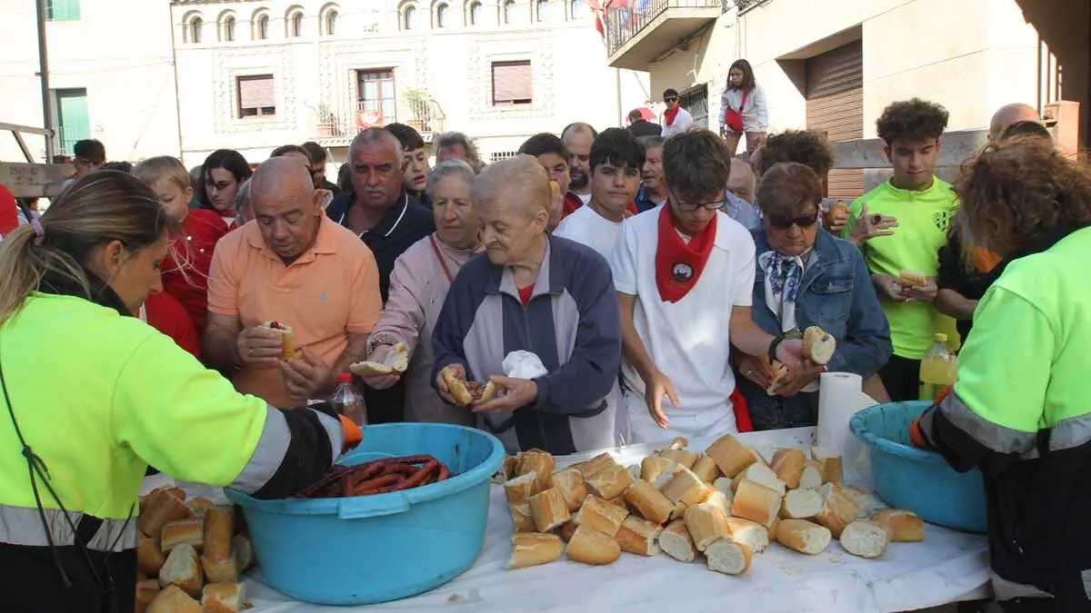 Fiestas de Santa Ana en Buñuel. 25 de julio 2025. Almuerzo (8)