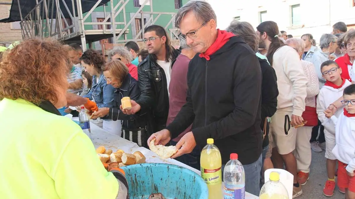 Fiestas de Santa Ana en Buñuel. 25 de julio 2025. Almuerzo (9)