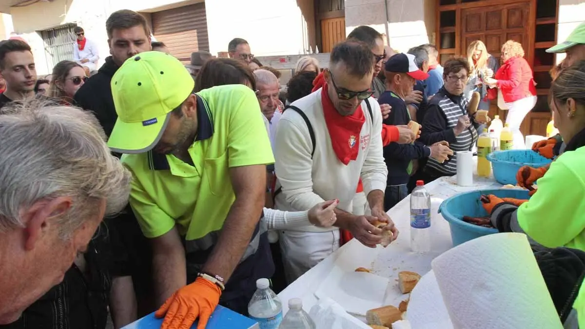Fiestas de Santa Ana en Buñuel. 25 de julio 2025. Almuerzo (13)