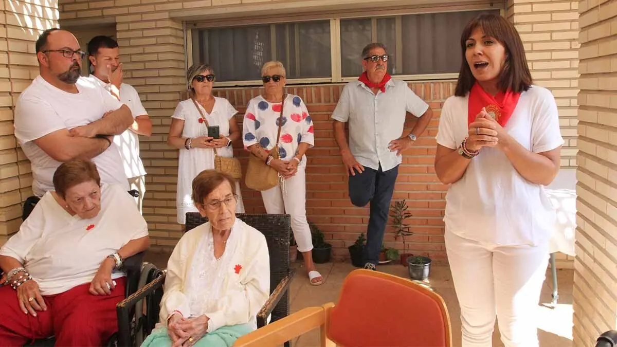 Fiestas de Santa Ana en Buñuel. 25 de julio 2025. Imposición de pañuelicos (7)