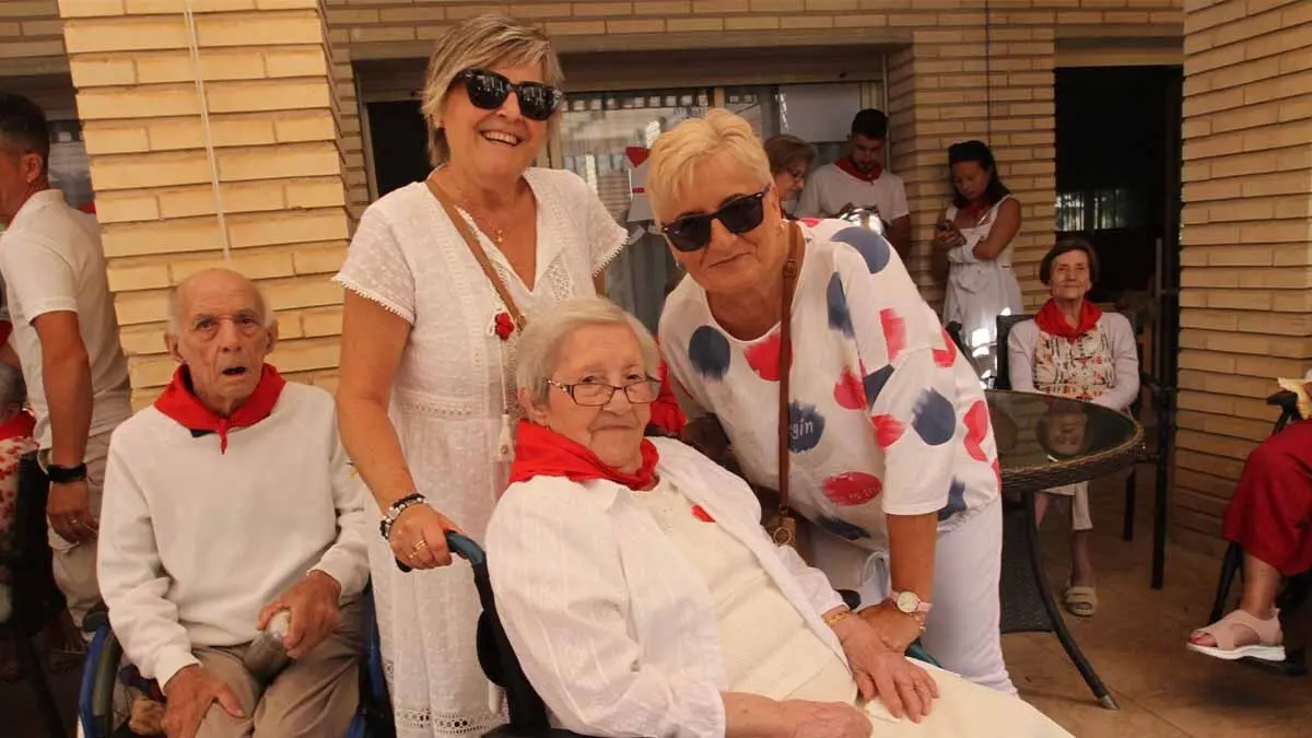 Fiestas de Santa Ana en Buñuel. 25 de julio 2025. Imposición de pañuelicos (13)