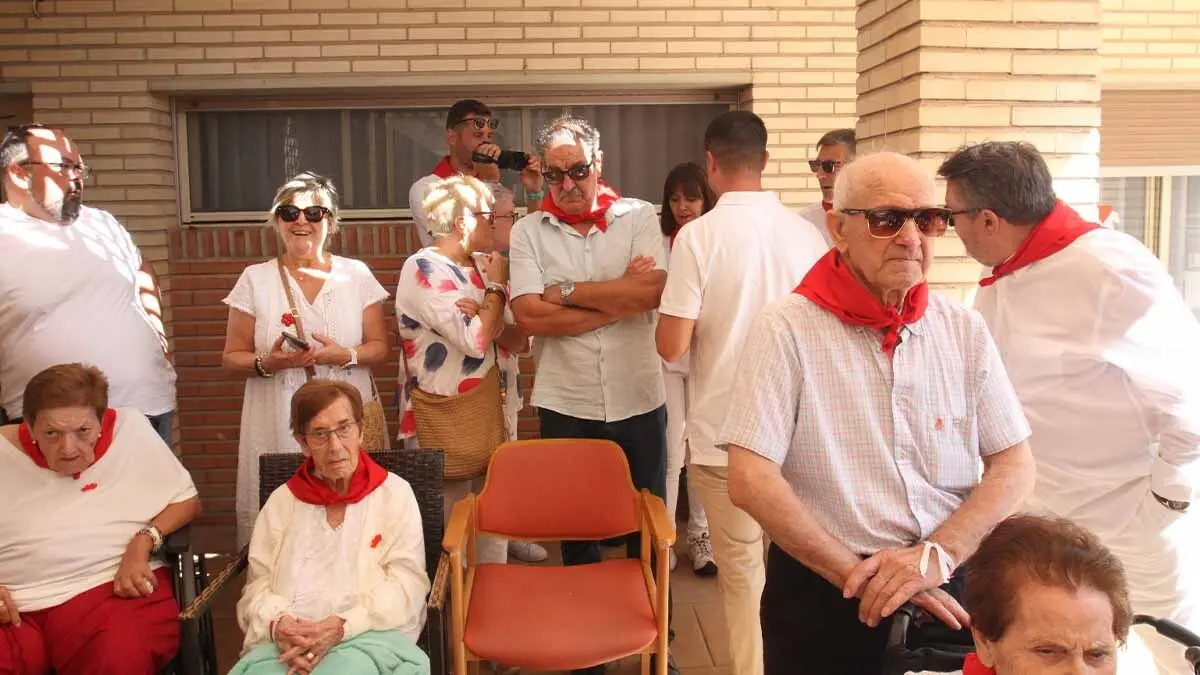 Fiestas de Santa Ana en Buñuel. 25 de julio 2025. Imposición de pañuelicos (14)