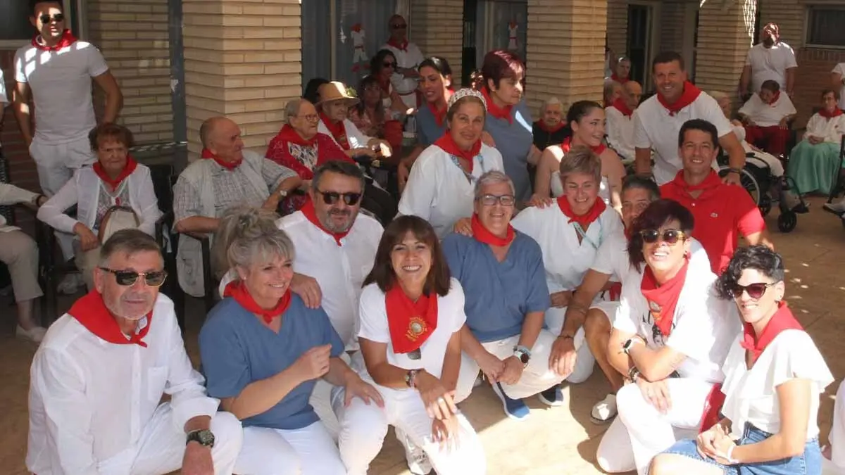 Fiestas de Santa Ana en Buñuel. 25 de julio 2025. Imposición de pañuelicos (16)