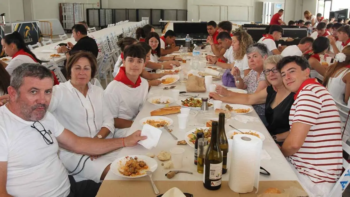 Fiestas de Santa Ana en Buñuel. 25 de julio 2025. Concurso Paella y comida (3)