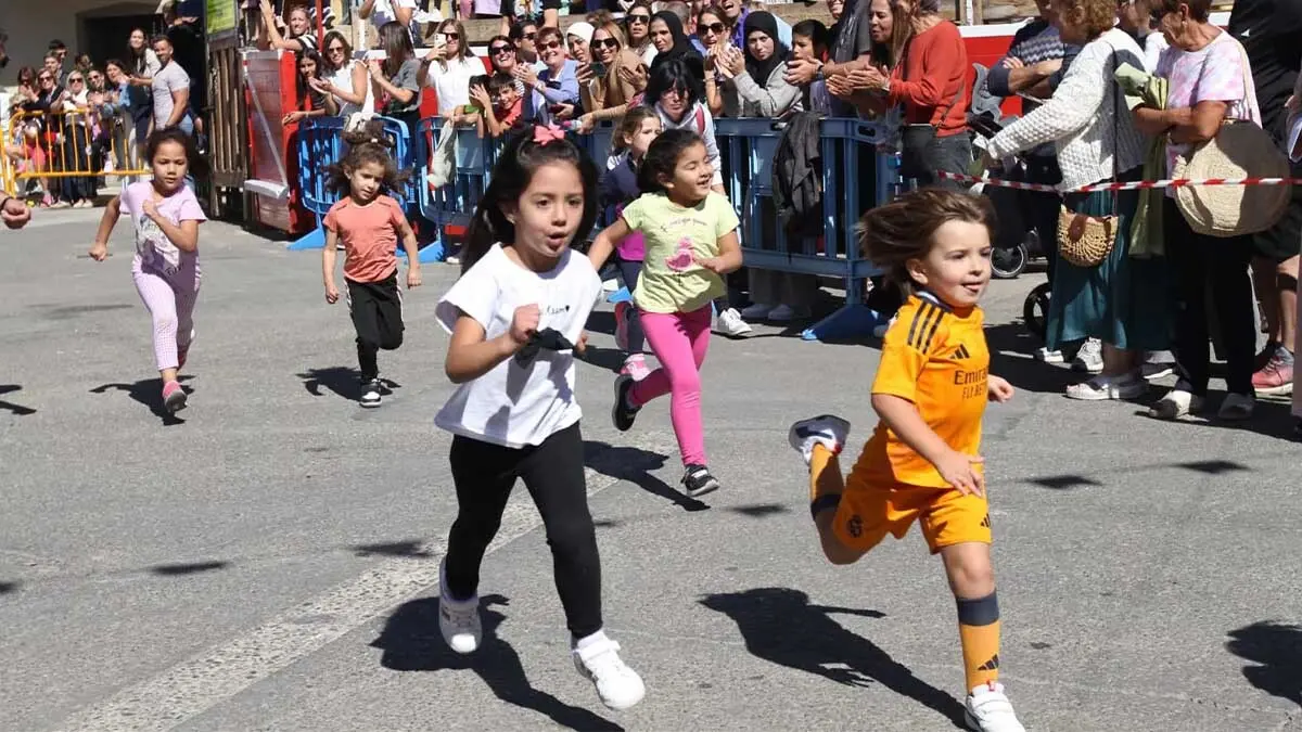 Carrera escolar del Encierro en Cortes 2025 (2)