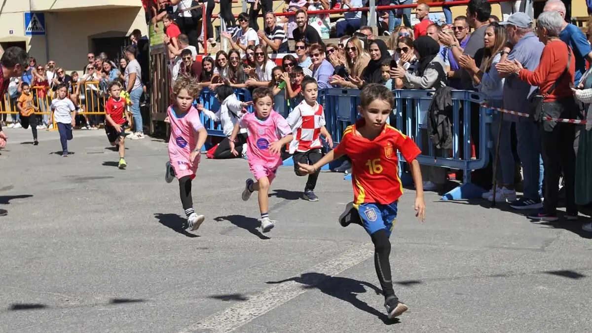 Carrera escolar del Encierro en Cortes 2025 (4)