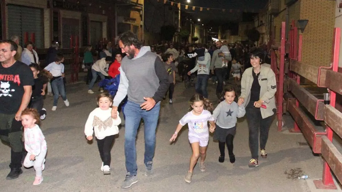 Fiesta de Otoño en Cabanillas. Viernes 26-9-25 (6)