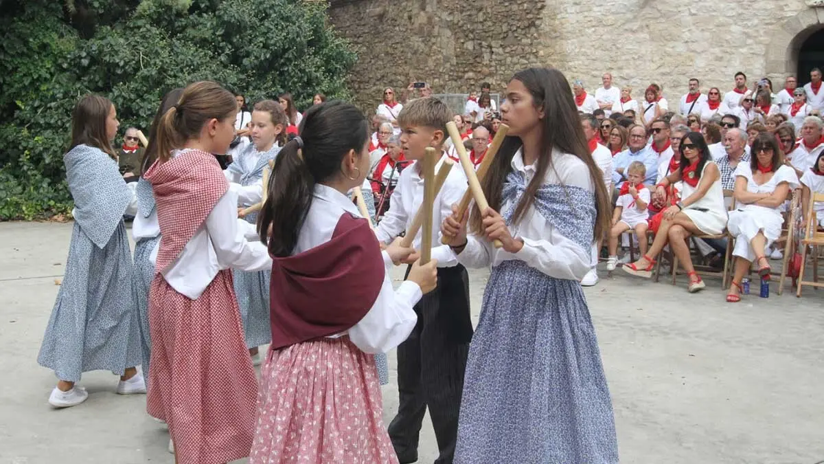 Fotos Día del paloteado chiqui y del niño. Fiestas de Cortes 2025 (14)
