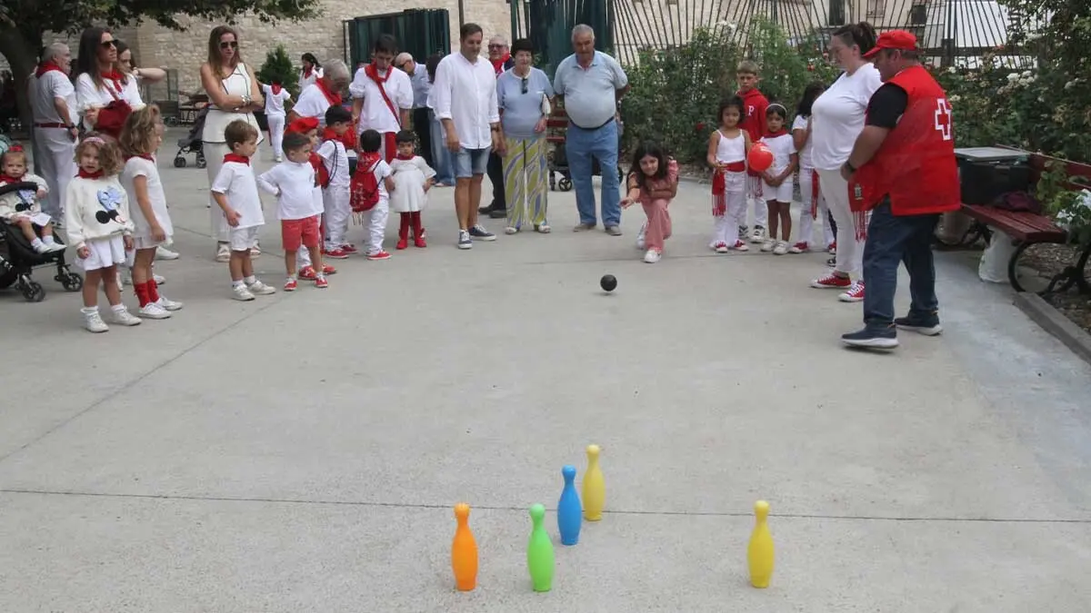 Fotos Día del paloteado chiqui y del niño. Fiestas de Cortes 2025 (21)