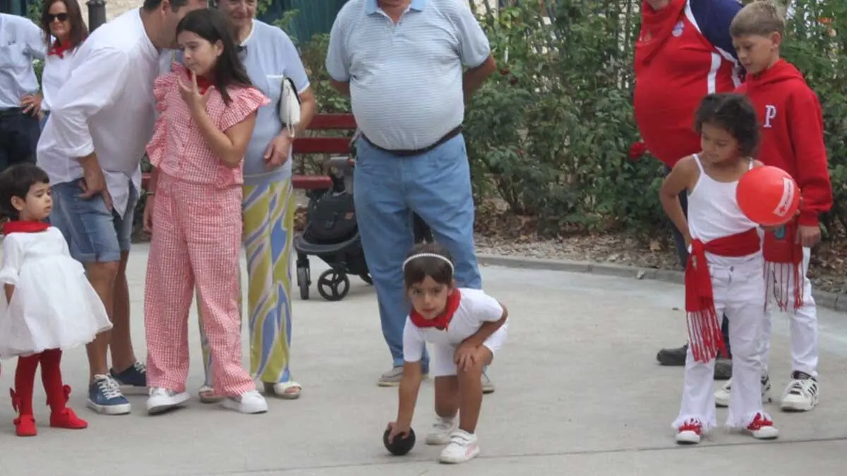 Fotos Día del paloteado chiqui y del niño. Fiestas de Cortes 2025 (23)