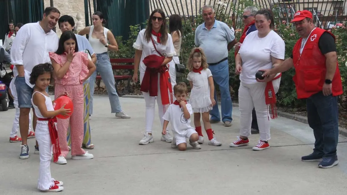 Fotos Día del paloteado chiqui y del niño. Fiestas de Cortes 2025 (24)