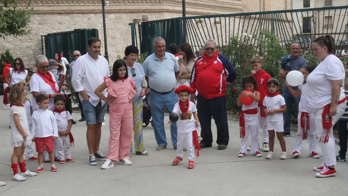 Fotos Día del paloteado chiqui y del niño. Fiestas de Cortes 2025 (25)
