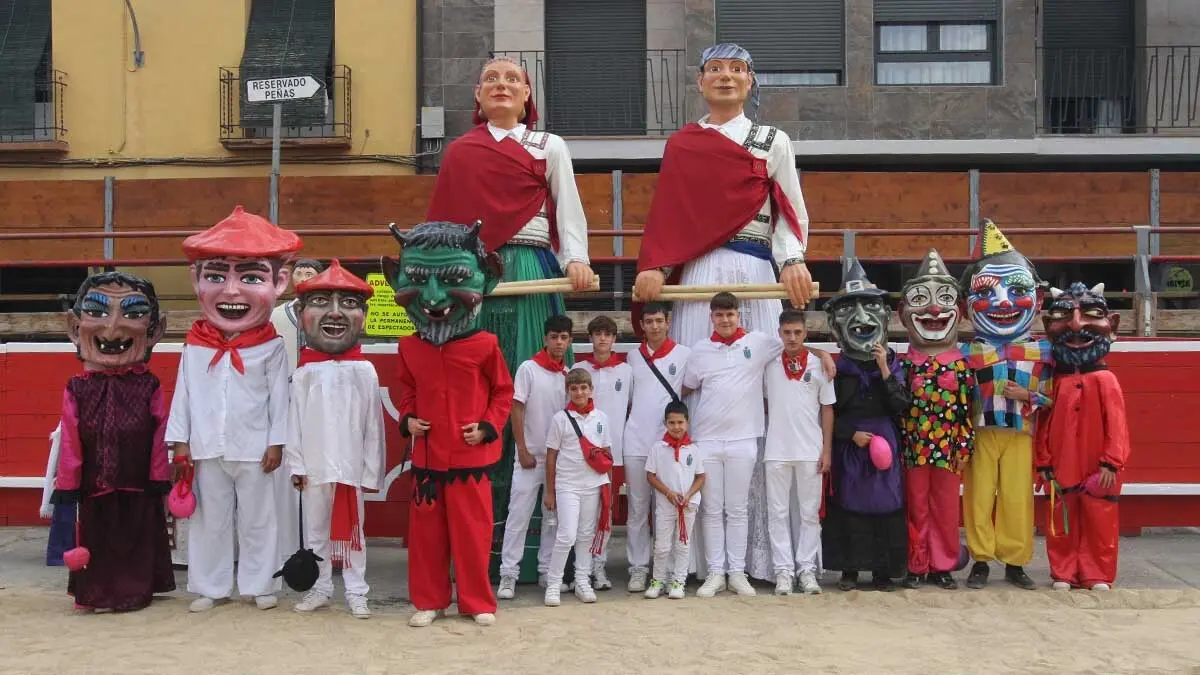 Fotos Día del paloteado chiqui y del niño. Fiestas de Cortes 2025 (37)