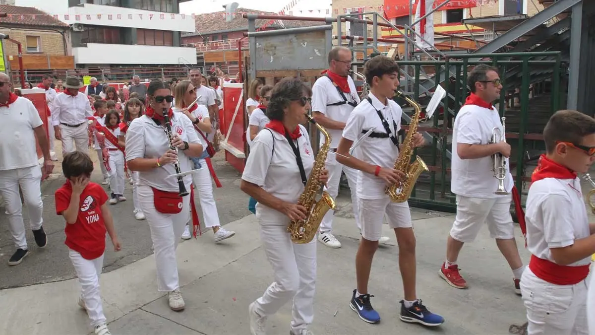 Fotos Día del paloteado chiqui y del niño. Fiestas de Cortes 2025 (41)