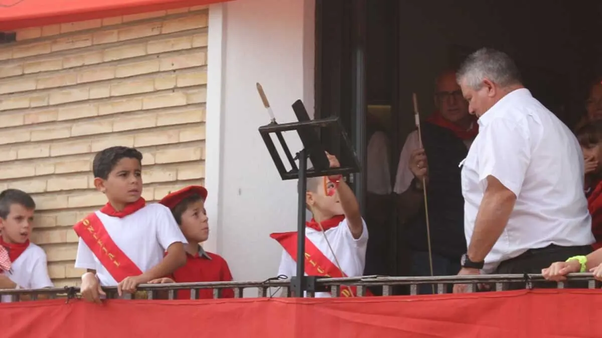 Fotos Día del paloteado chiqui y del niño. Fiestas de Cortes 2025 (48)
