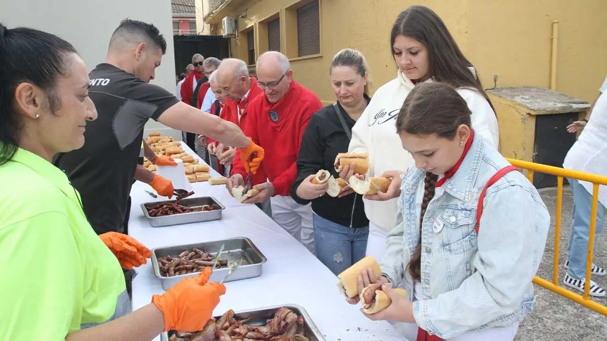 Fotos Día del paloteado chiqui y del niño. Fiestas de Cortes 2025 (64)
