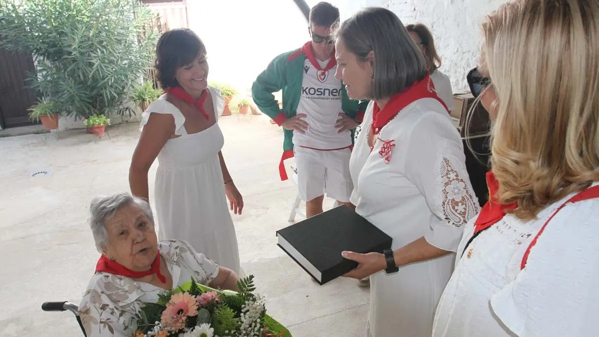 Fotos Día de los Abuelos. Fiestas de Cortes. 30-9-25 (9)