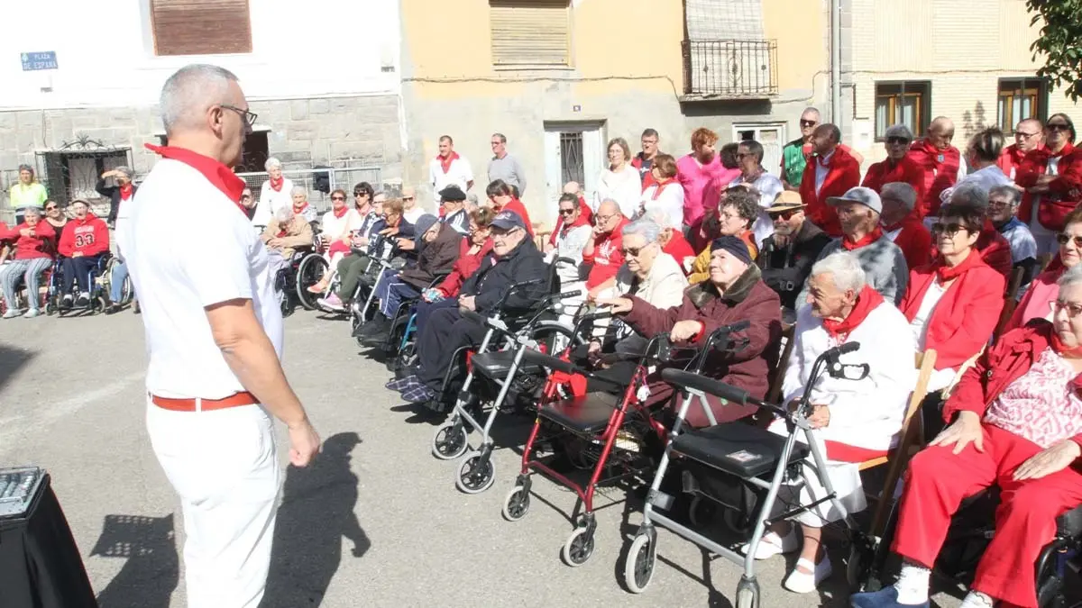 Fotos Día de los Abuelos. Fiestas de Cortes. 30-9-25 (12)
