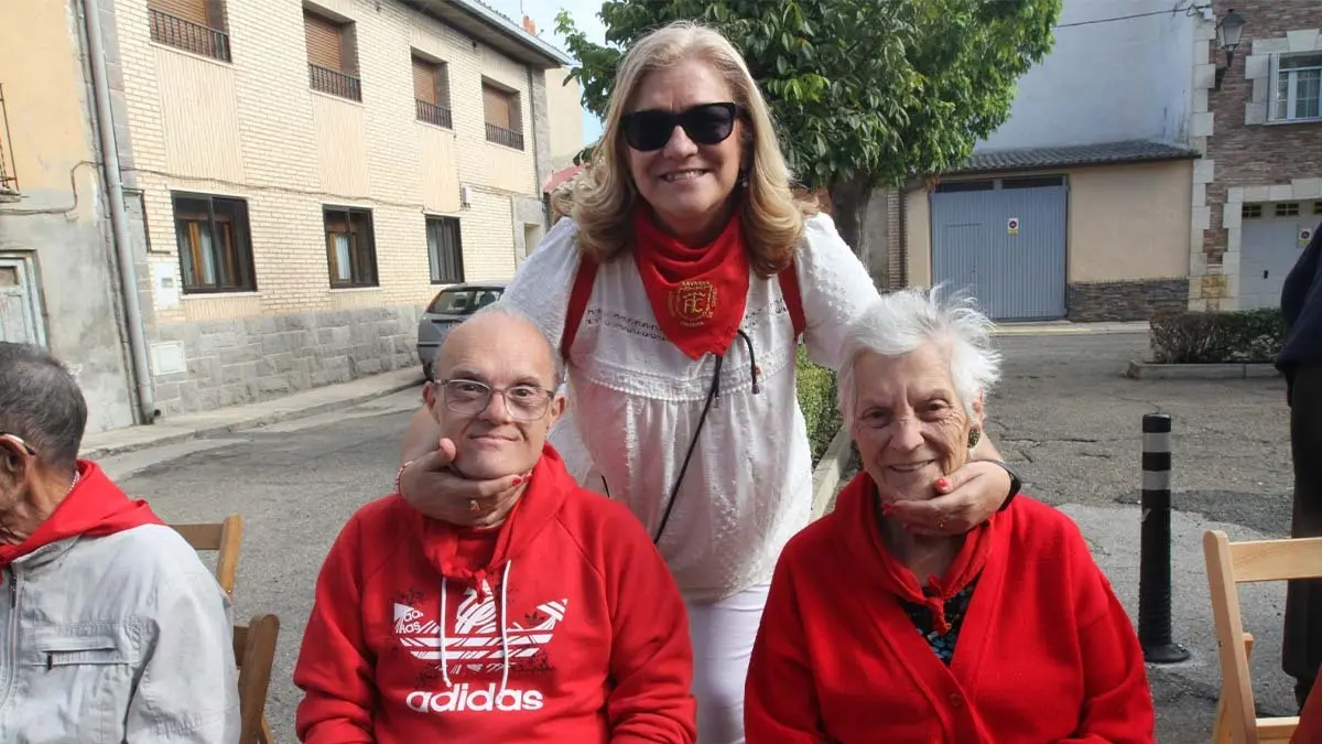 Fotos Día de los Abuelos. Fiestas de Cortes. 30-9-25 (13)