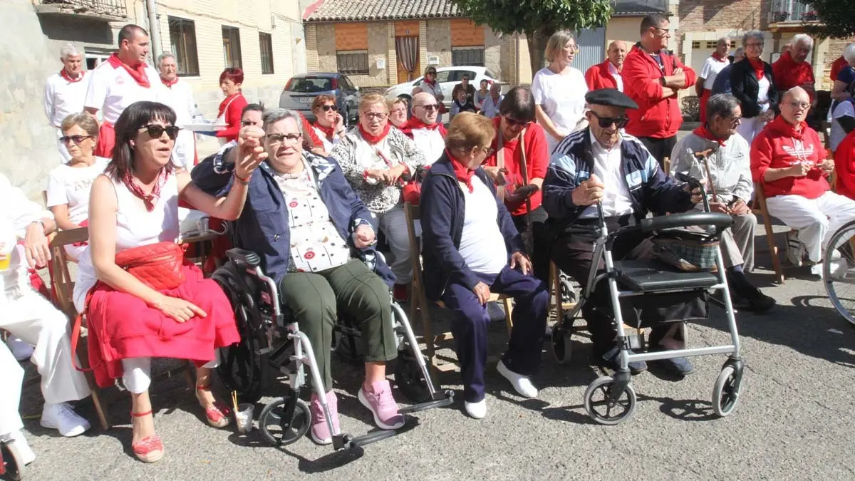 Fotos Día de los Abuelos. Fiestas de Cortes. 30-9-25 (17)
