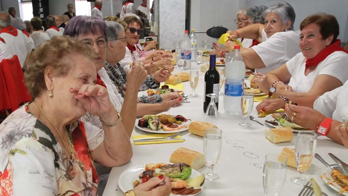 Fotos Día de los Abuelos. Fiestas de Cortes. 30-9-25 (28)