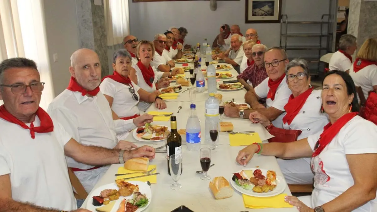 Fotos Día de los Abuelos. Fiestas de Cortes. 30-9-25 (31)