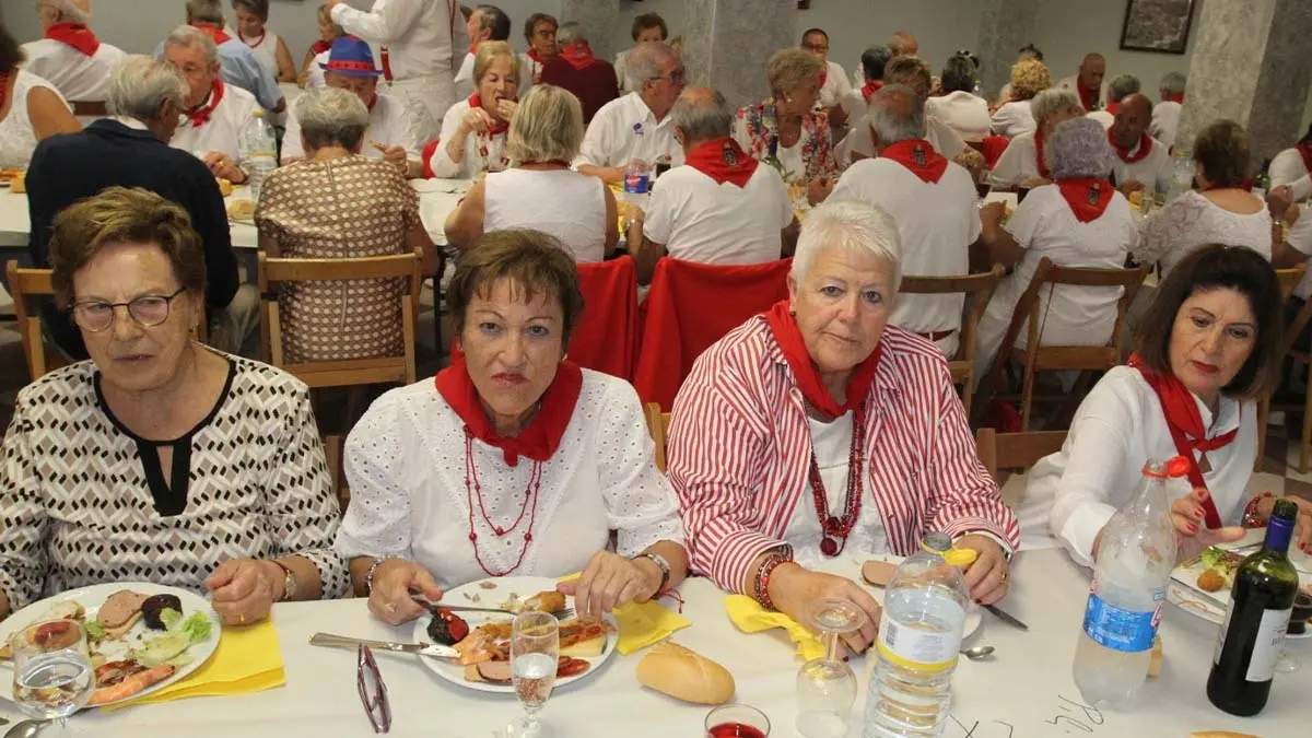 Fotos Día de los Abuelos. Fiestas de Cortes. 30-9-25 (32)