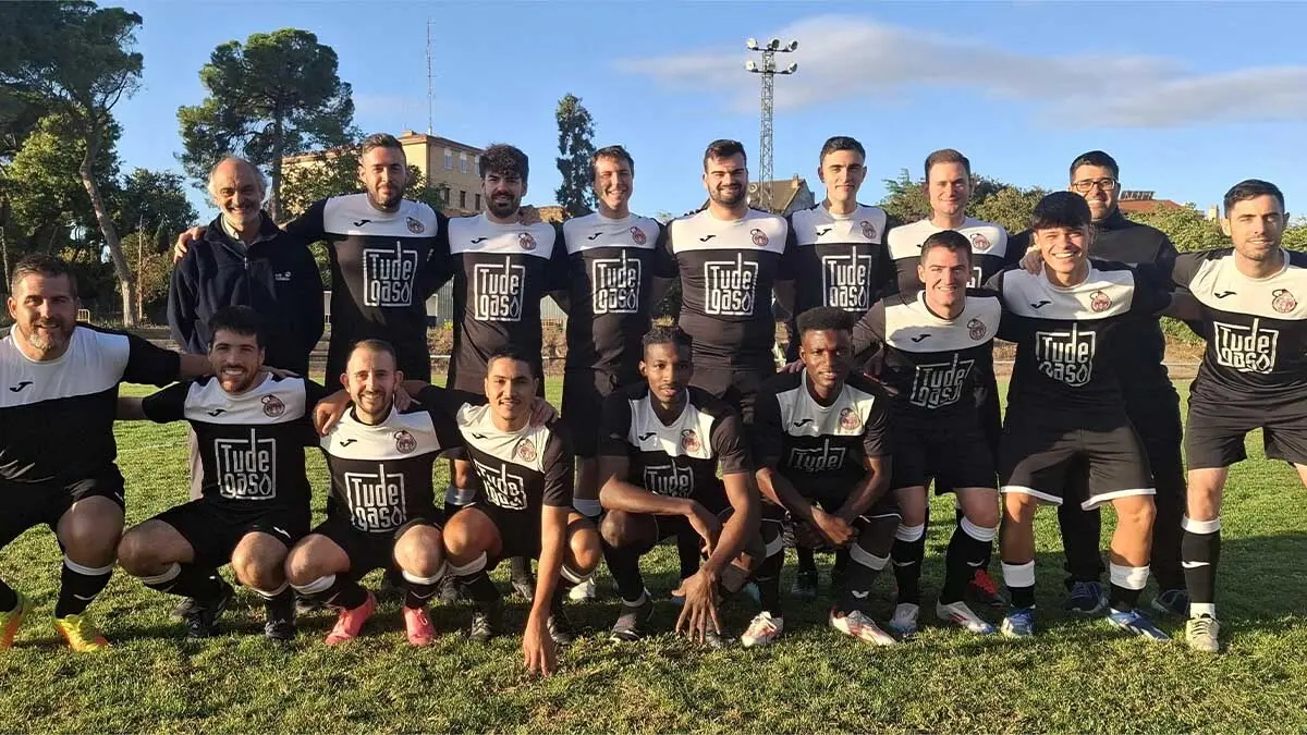Conjunto de Pe&ntilde;a La Teba-Tudeg&aacute;s. Foto Esteban Baigorri