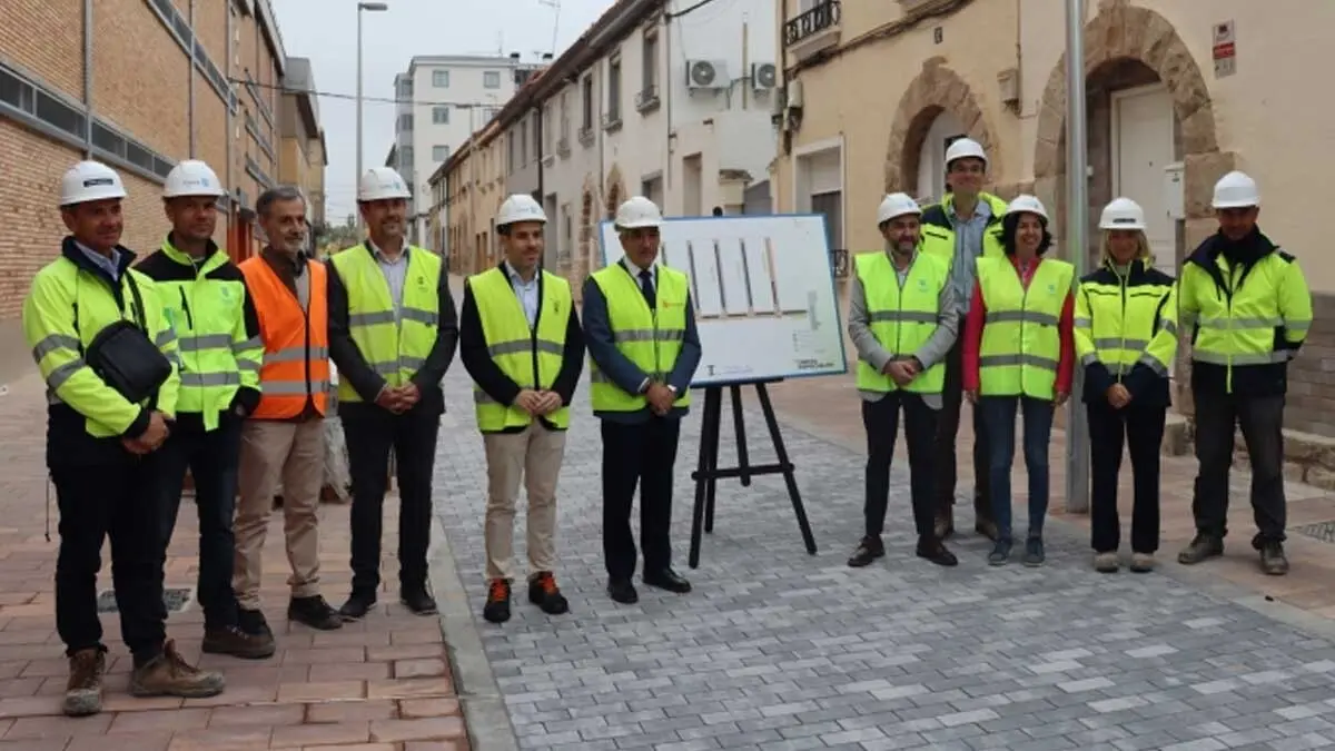 Visita institucional a las obras de renovación en el Barrio de Lourdes de Tudela