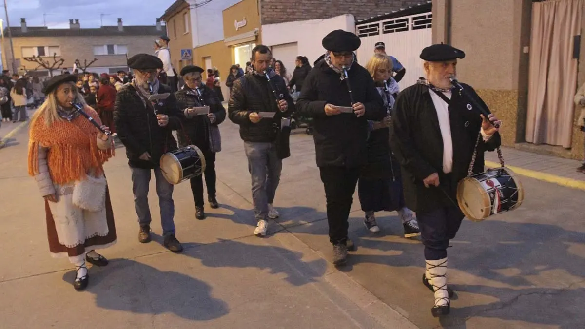 Olentzero en Bu&ntilde;uel 2025 (8)