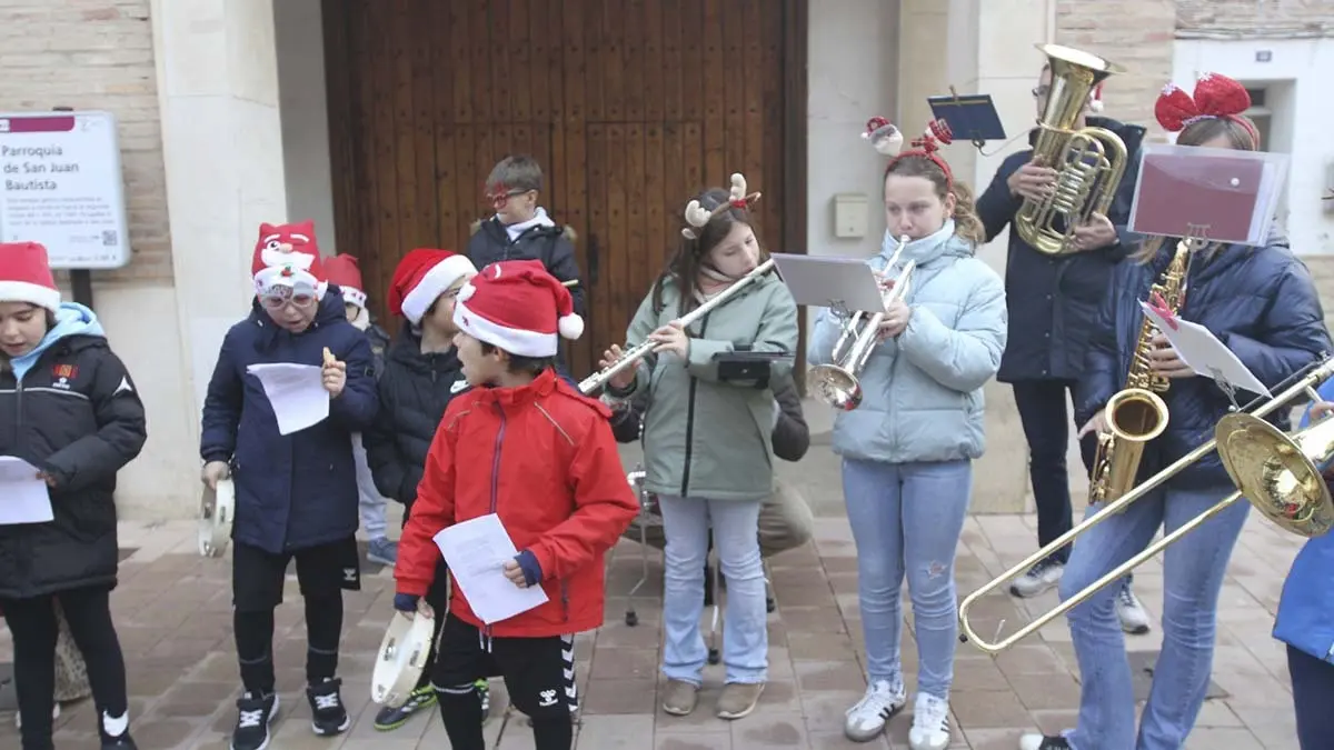 Pap&aacute; Noel y Olentzero en Cortes 2025 (3)