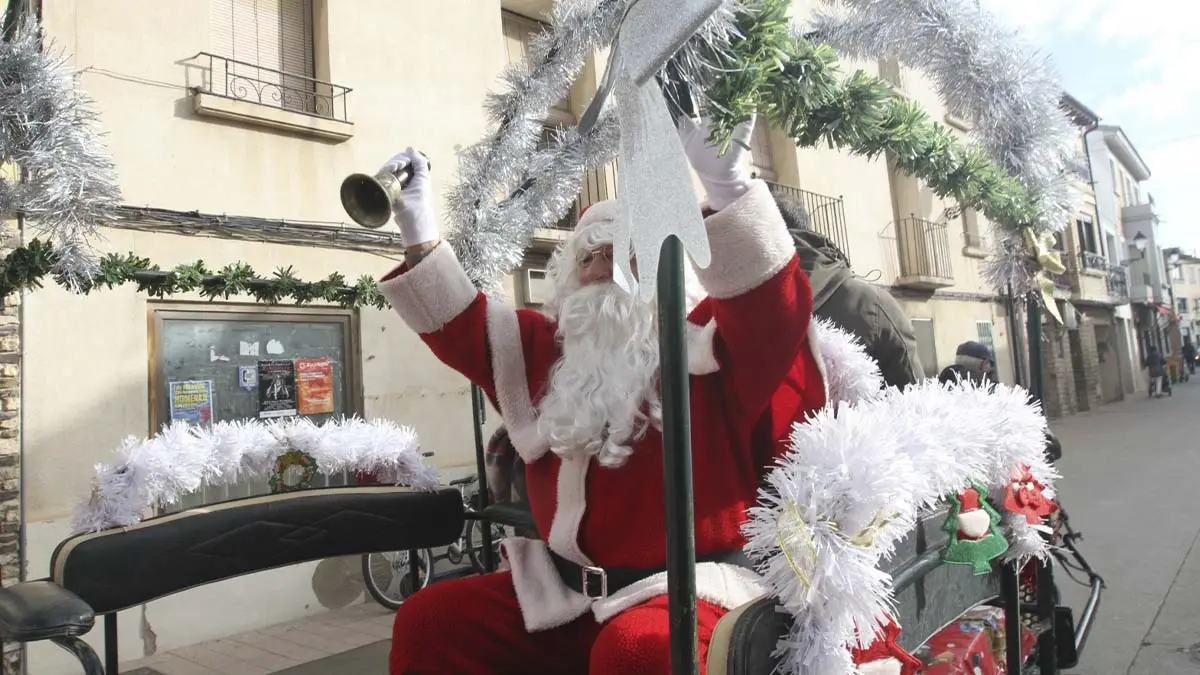 Pap&aacute; Noel y Olentzero en Cortes 2025 (23)