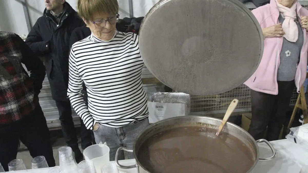 Pap&aacute; Noel y Olentzero en Cortes 2025 (30)