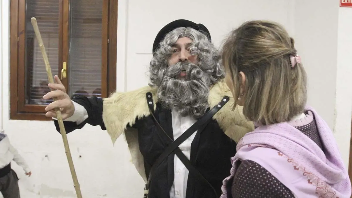 Pap&aacute; Noel y Olentzero en Cortes 2025 (35)