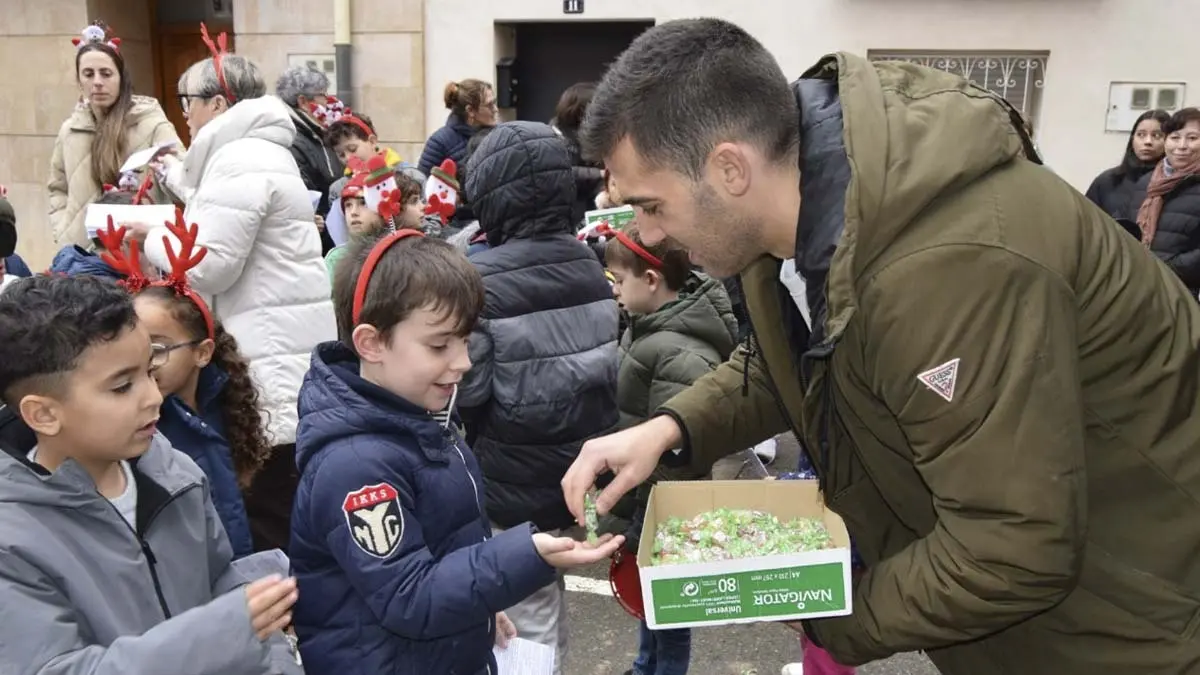Visita del Olentzero a Cabanillas 2025 (4)