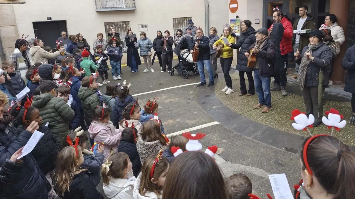 Visita del Olentzero a Cabanillas 2025 (15)