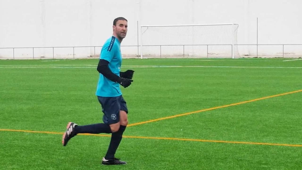 El _pichichi_ de la Liga del Trofeo Amistad, Rub&eacute;n Calonge en un partido.