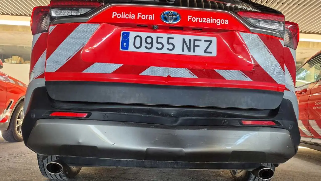 Veh&iacute;culo da&ntilde;ado de Polic&iacute;a Foral de Navarra