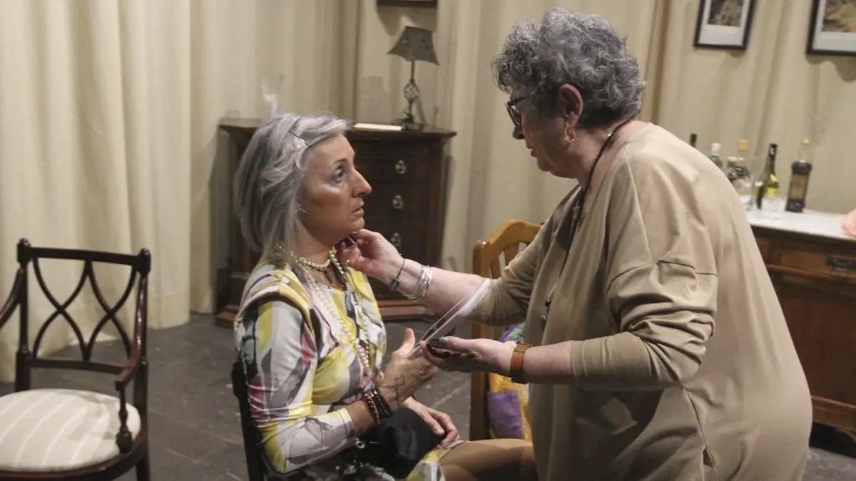 grupo de Teatro la Albarca de Cabanillas. Obra. Con la vida del otro (1)