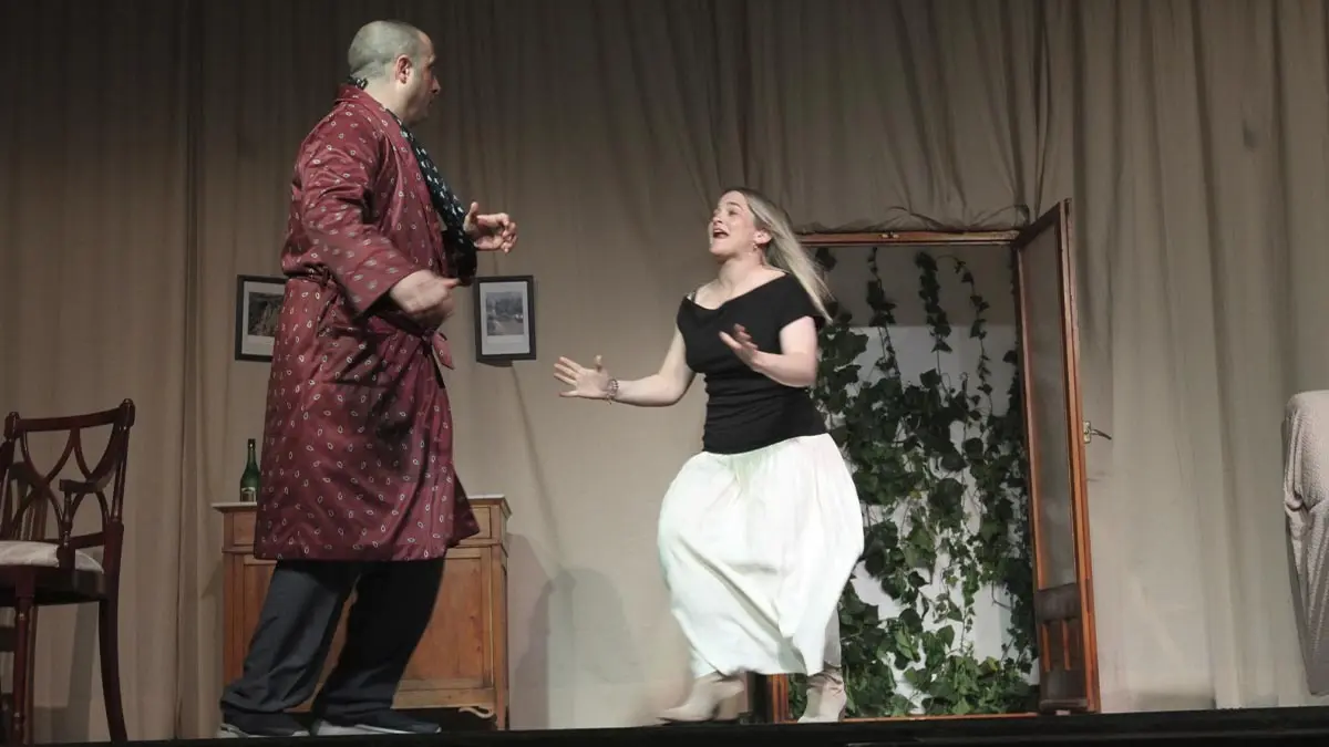 grupo de Teatro la Albarca de Cabanillas. Obra. Con la vida del otro (2)