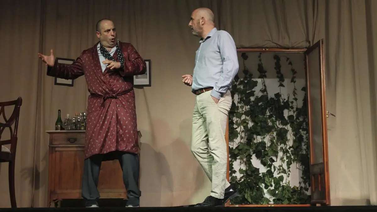 grupo de Teatro la Albarca de Cabanillas. Obra. Con la vida del otro (8)