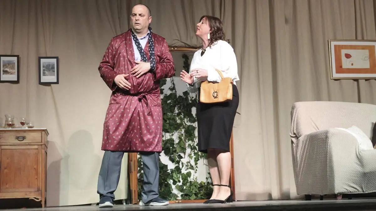 grupo de Teatro la Albarca de Cabanillas. Obra. Con la vida del otro (14)