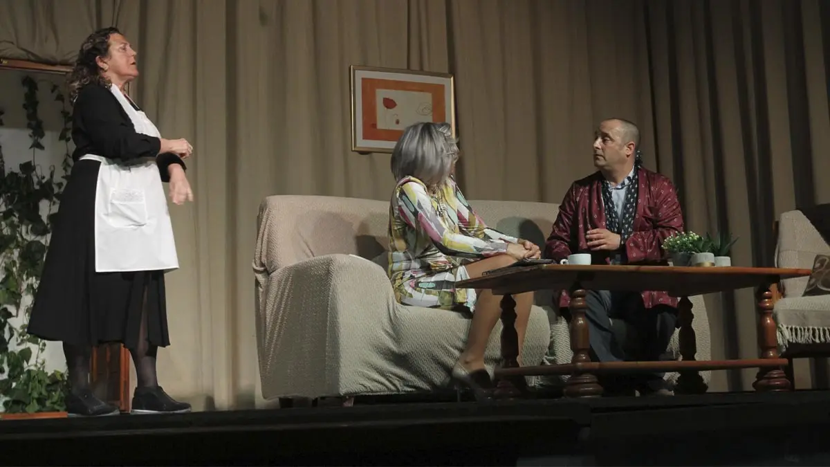 grupo de Teatro la Albarca de Cabanillas. Obra. Con la vida del otro (17)