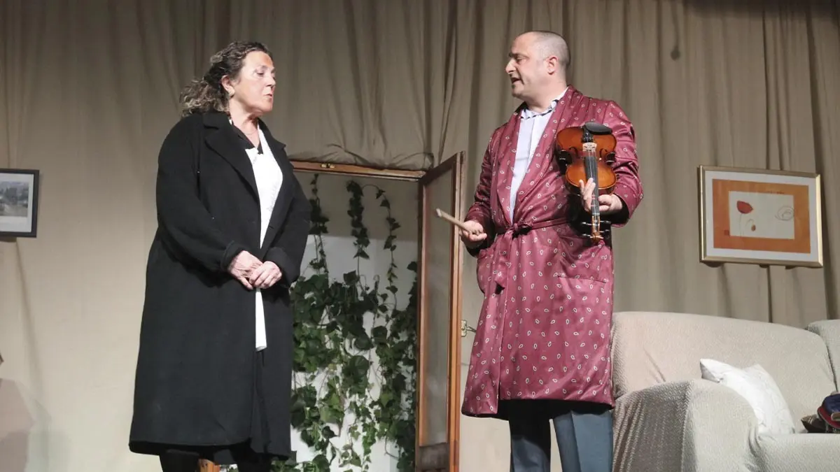 grupo de Teatro la Albarca de Cabanillas. Obra. Con la vida del otro (27)