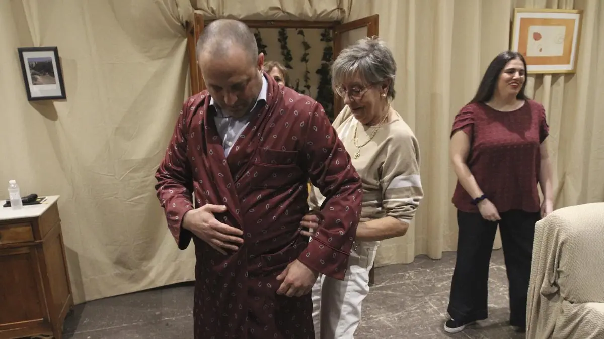 grupo de Teatro la Albarca de Cabanillas. Obra. Con la vida del otro (36)