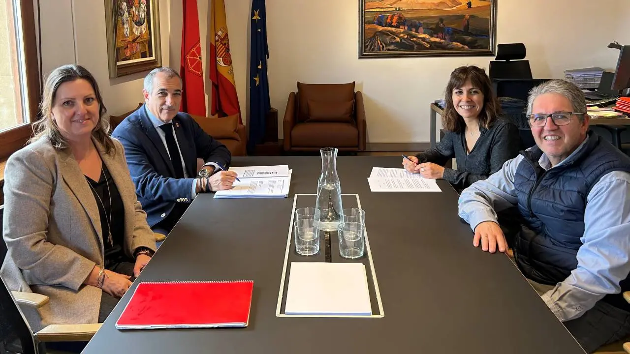 Cohesi&oacute;n Territorial y el Ayuntamiento de Bu&ntilde;uel firman un convenio