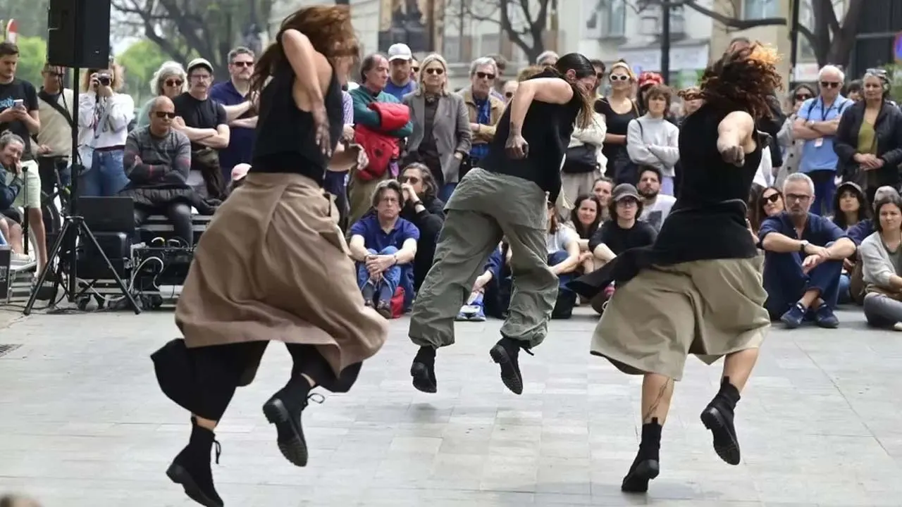Foto de Colectivo Globo. Ribera en Danza 2026