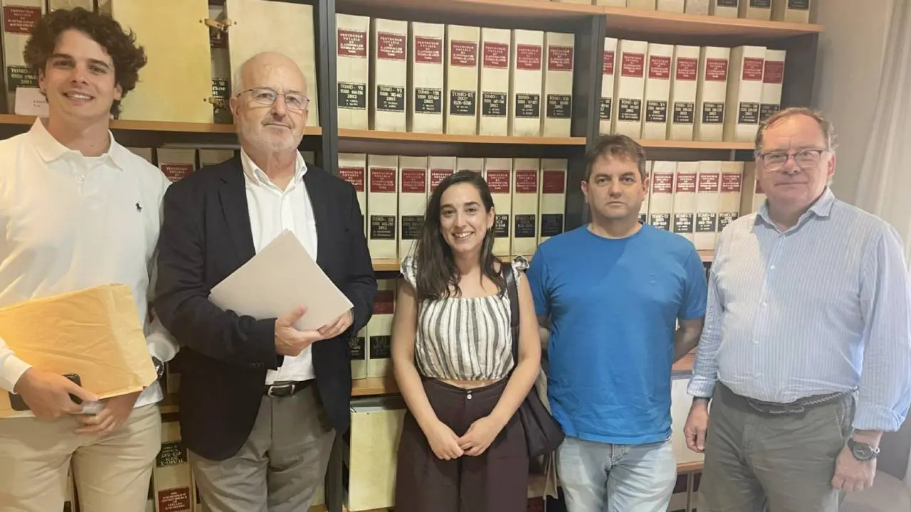 Firma ante notario de las escrituras de la Cooperativa Energ&eacute;tica de Tudela