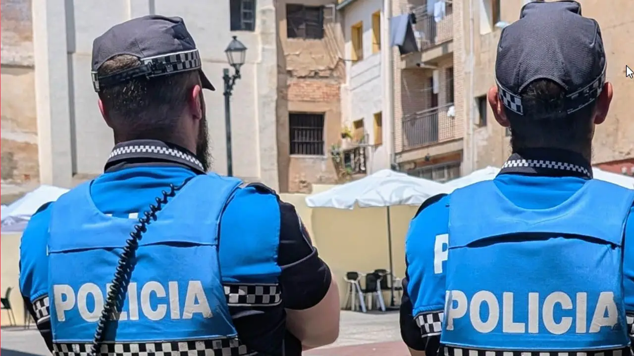 Polic&iacute;a local de Corella en la Plaza Mayor